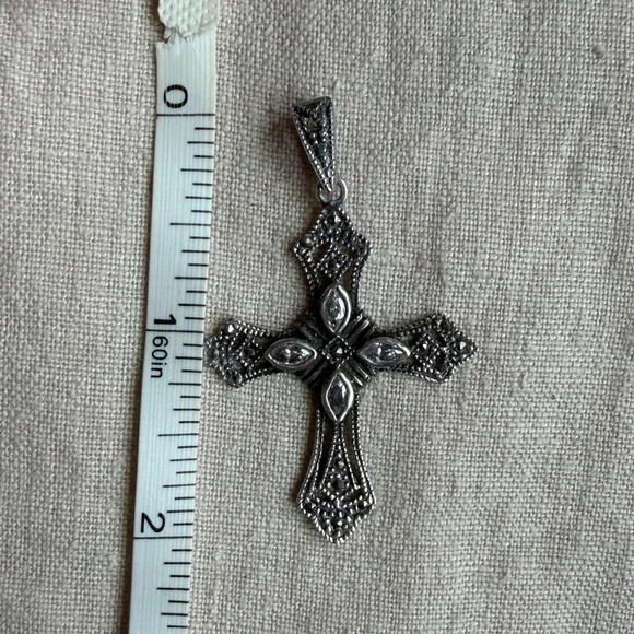 ⚜️Intricate ⚜️ Vintage Sterling Silver Ornate Cross Pendant Marked 925 - Picture 9 of 12